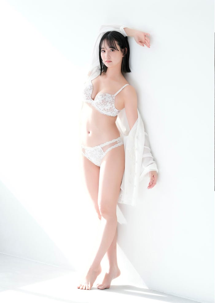 永尾まりやデジタル写真集「MONO MARIYA」より/撮影:LUCKMAN(画像提供:ワニブックス)