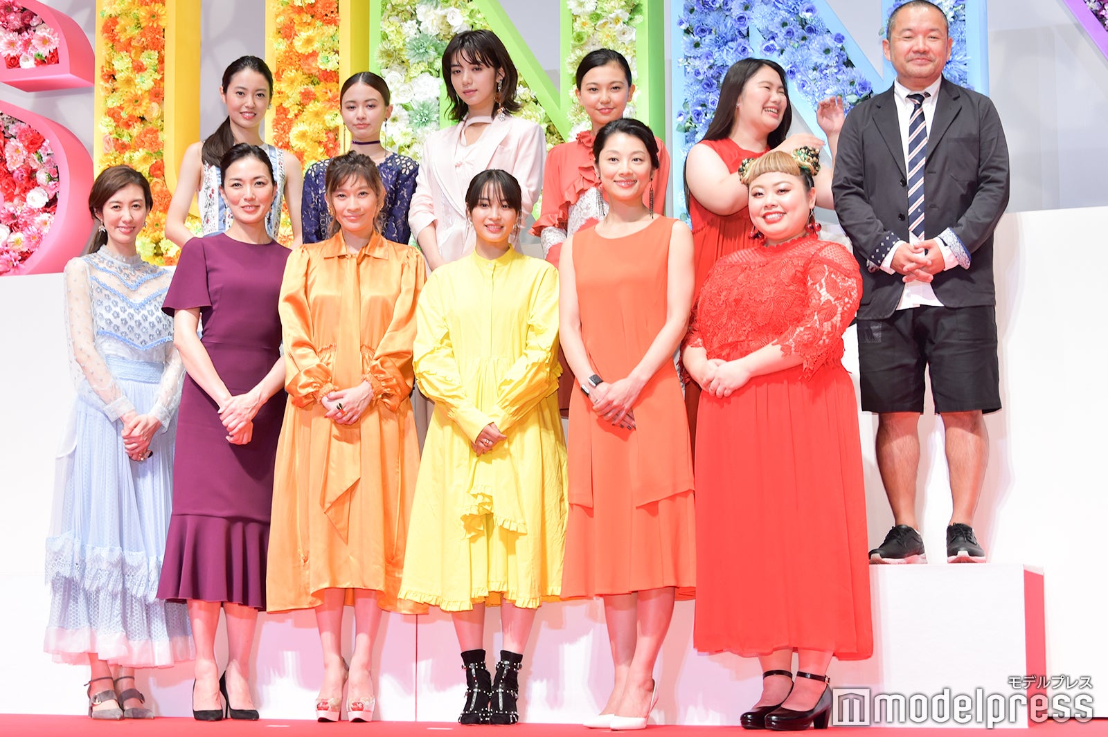 （後列左から）田辺桃子、山本舞香、池田エライザ、野田美桜、富田望生、大根仁監督（前列左から）ともさかりえ、板谷由夏、篠原涼子、広瀬すず、小池栄子、渡辺直美（C）モデルプレス