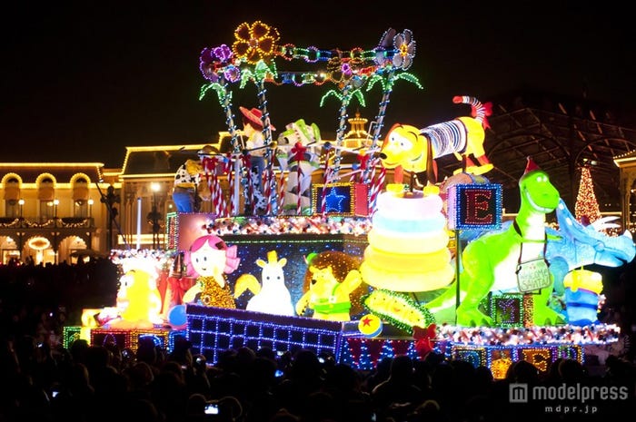 エレクトリカルパレード・ドリームライツ クリスマスバージョン2012(C)Disney