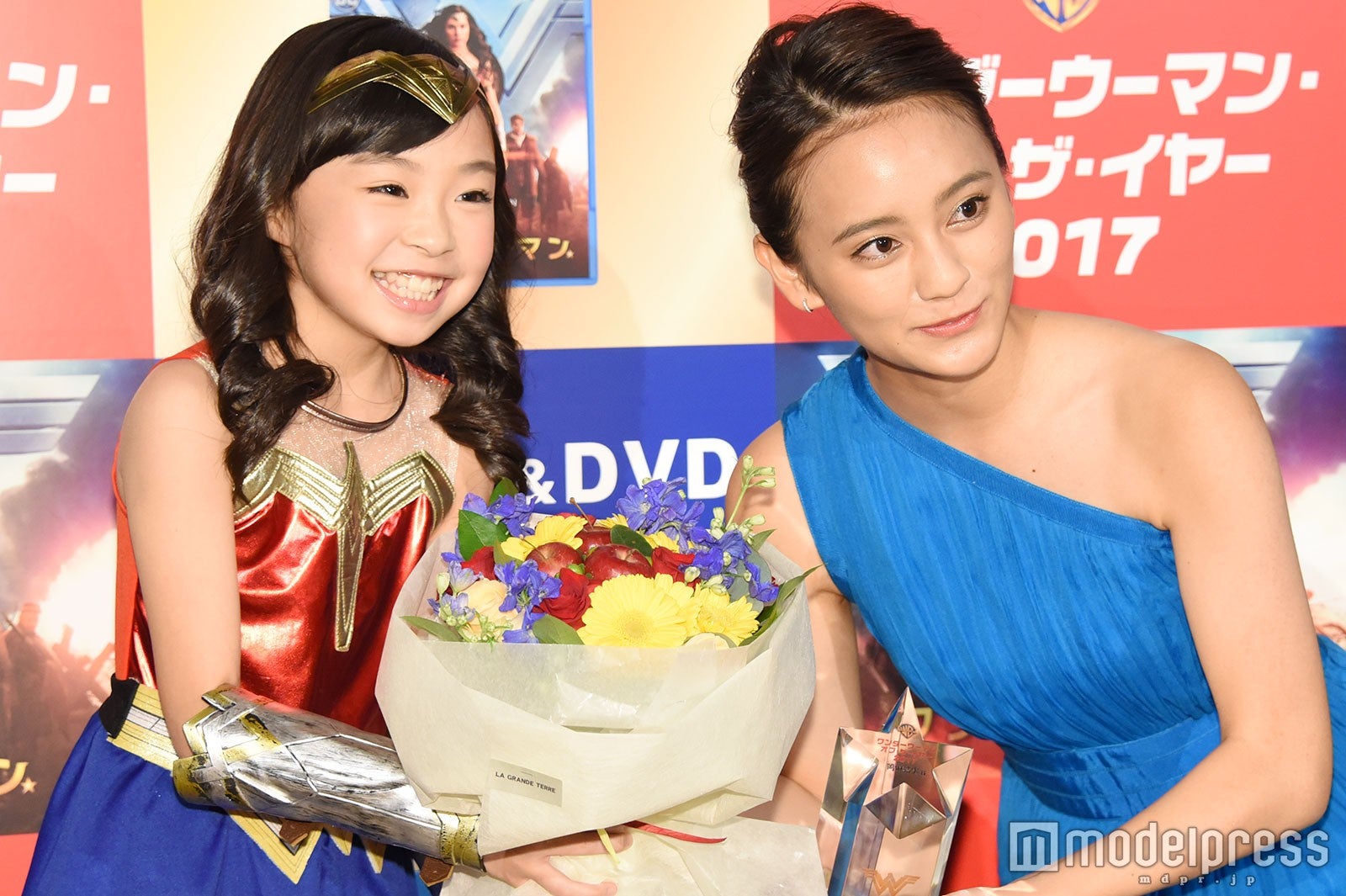 新井美羽、岡田結実 （C）モデルプレス