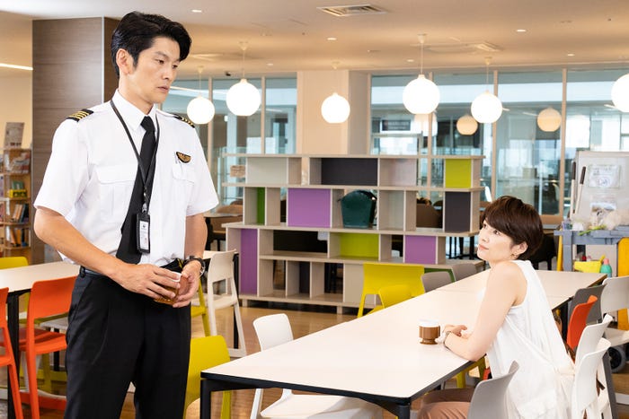(左から)丸山智己、吉瀬美智子/「NICE FLIGHT!」最終話より(C)テレビ朝日