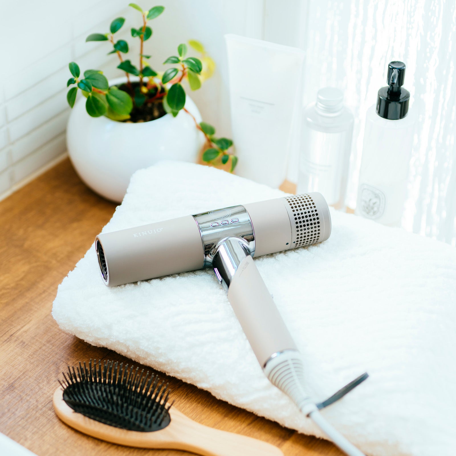 KINUJO Hair Dryer（提供画像）