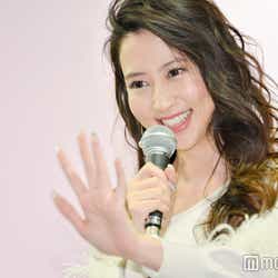 モデルプレス - 河北麻友子が秋冬トレンドで注目しているものは?ファッション&メイクに迫る