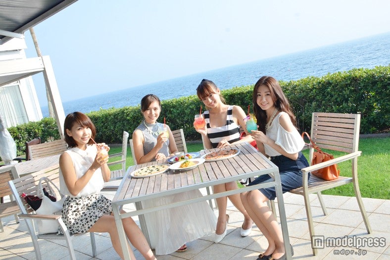 オーシャンビューの絶景ディナーを堪能