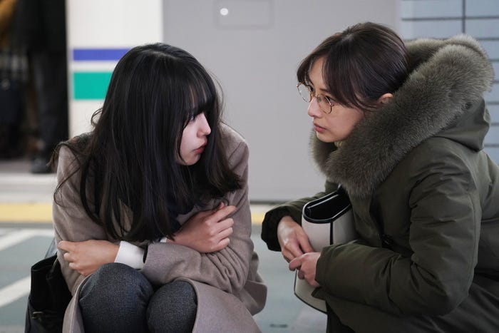 南沙良、北川景子 「女神の教室~リーガル青春白書~」第5話より(C)フジテレビ