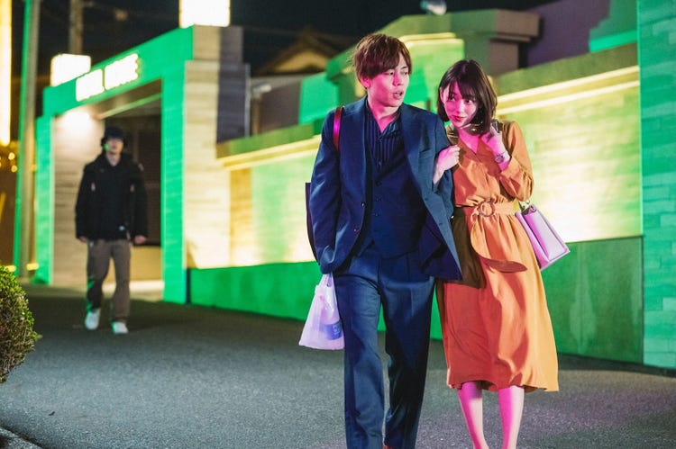 サレタガワのブルー 第3話 暢 藍子の浮気現場を目撃 和正の妻 梢とも遭遇 モデルプレス サレタガワのブルー 第3話 暢 藍子の浮気現場を目撃 和正の妻 梢とも遭遇 モデルプレス