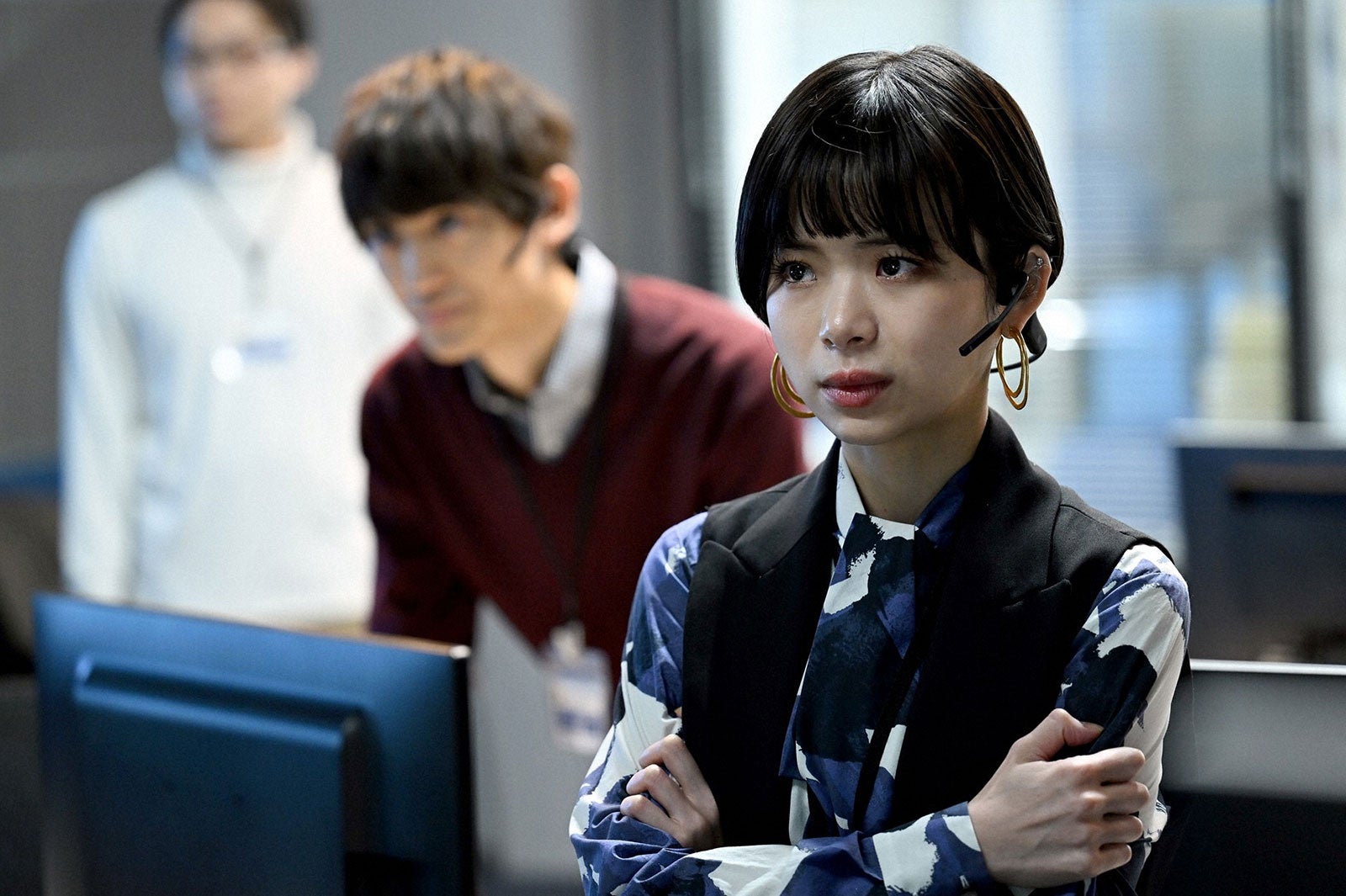 高橋颯（※「高」は正式には「はしごだか」）、趣里／「DCU」第3話より（C）TBS 