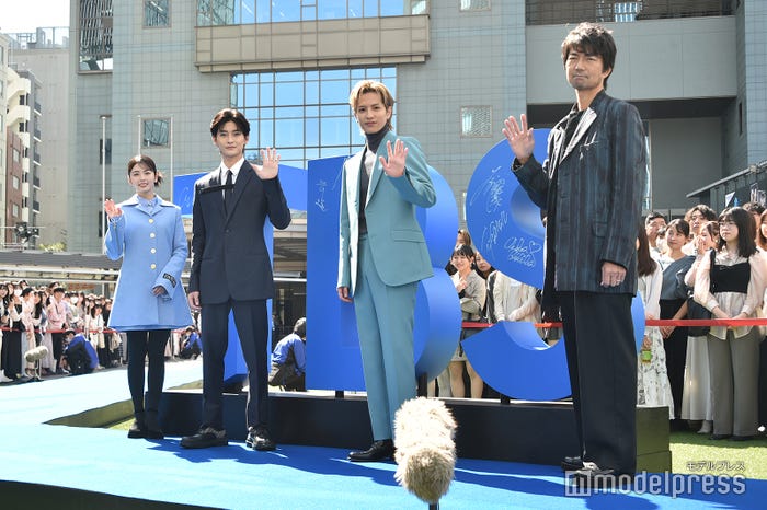 (左から)小芝風花、高橋文哉、志尊淳、仲村トオル(C)モデルプレス