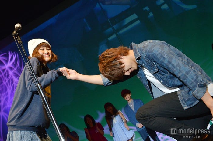 原石ガール(左)、藤田富(右)