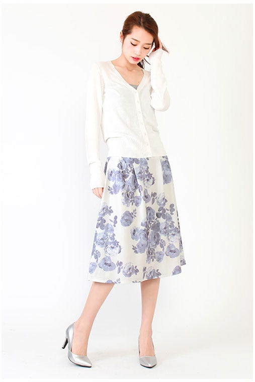 裏地付き花柄ミモレ丈フレアスカート「salus」2,052円(税込)