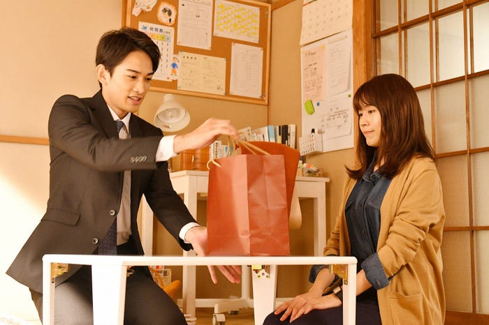 町田啓太、有村架純/「中学聖日記」第6話より(C)TBS