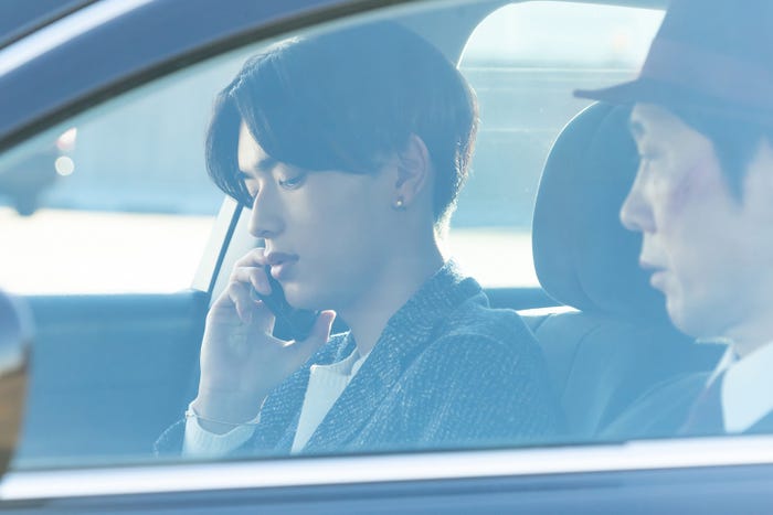 高橋恭平、佐々木蔵之介「マイホームヒーロー」第5話より(C)山川直輝・朝基まさし/講談社/ドラマ「マイホームヒーロー」製作委員会・MBS