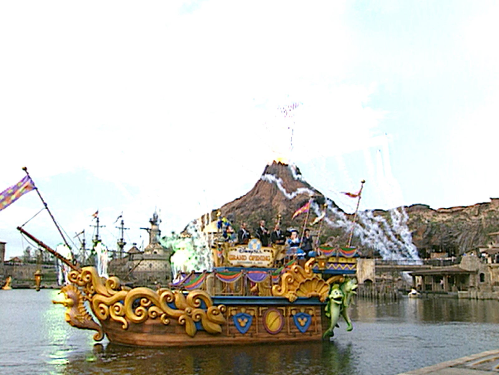 2001年9月4日、東京ディズニーシー、グランドオープン（C）Disney