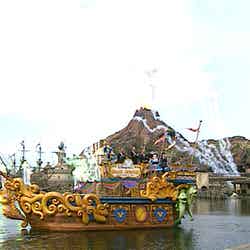 2001年9月4日、東京ディズニーシー、グランドオープン（C）Disney