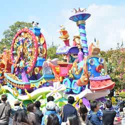 東京ディズニーリゾート30周年パレードがスタート/「ハピネス・イズ・ヒア」パレード公開