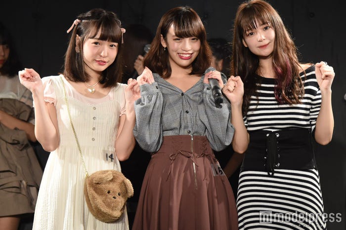 (左から)りかぴ、じゅり、詩島萌(もも)/ (C)モデルプレス