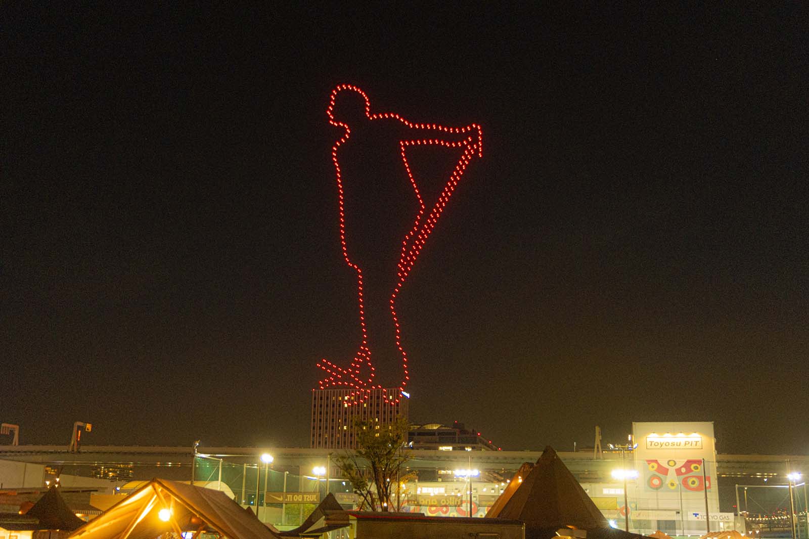 矢沢永吉ドローン発表の様子（提供写真）