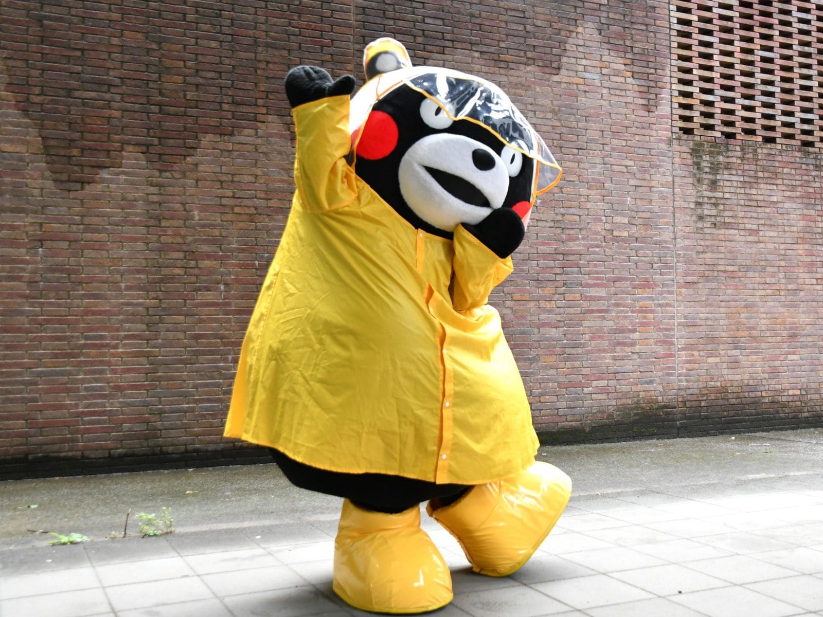 長靴もおそろで=5月31日、東京都目黒区