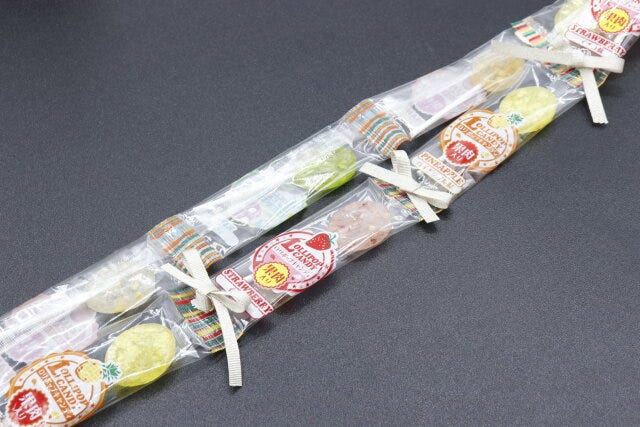 ダイソーの果肉入りロリポップキャンディでキャンディネックレス作り