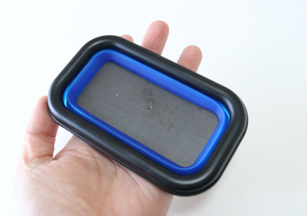 100均で見つけて大歓喜！「探してた人多いんじゃない？」しかもコンパクトになる便利なトレー