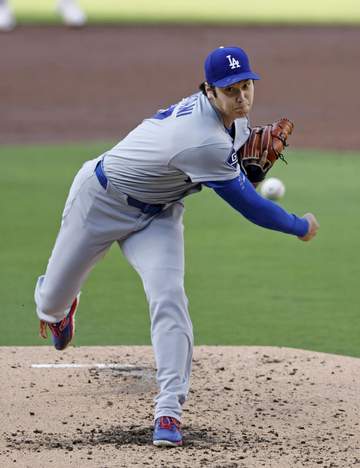 大谷翔平4勝目 際立った対応力 5回投球前にマウンドの状況が大きく変化→絶体絶命のピンチ招くも併殺で脱出 セットポジションの指摘にも同様せず
