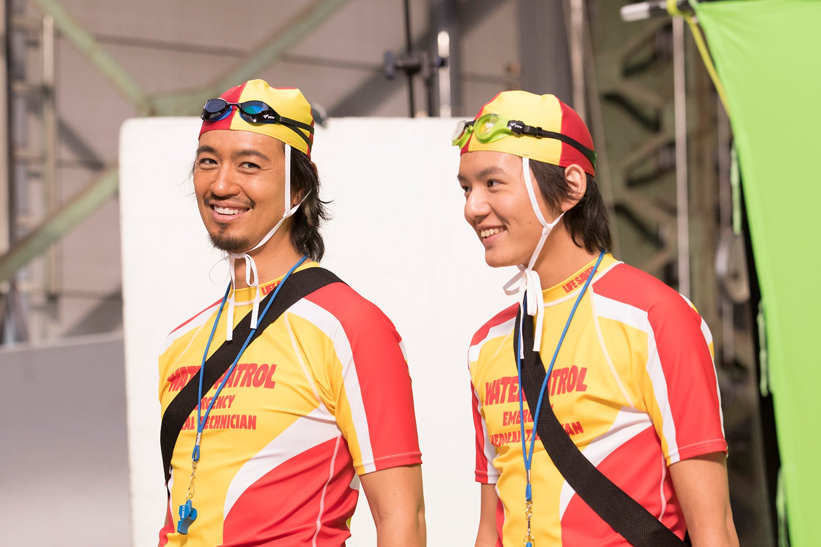 斎藤工、濱田龍臣／「はじめての夏バイト」篇メイキングカットより（提供写真）