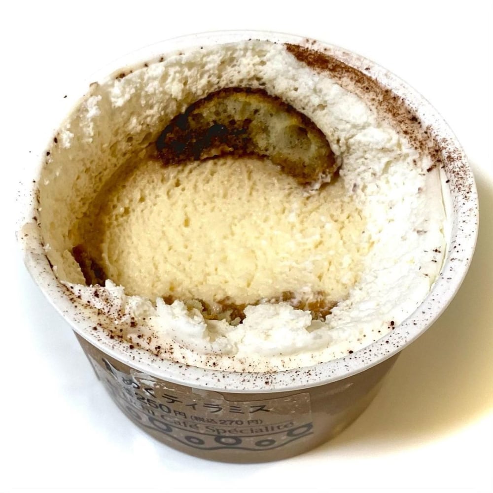 ローソン「雪めくティラミス」