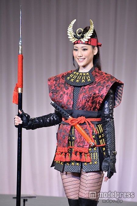 画像8 8 ミス ユニバース日本代表 世界に挑む 甲冑姿 お披露目 モデルプレス