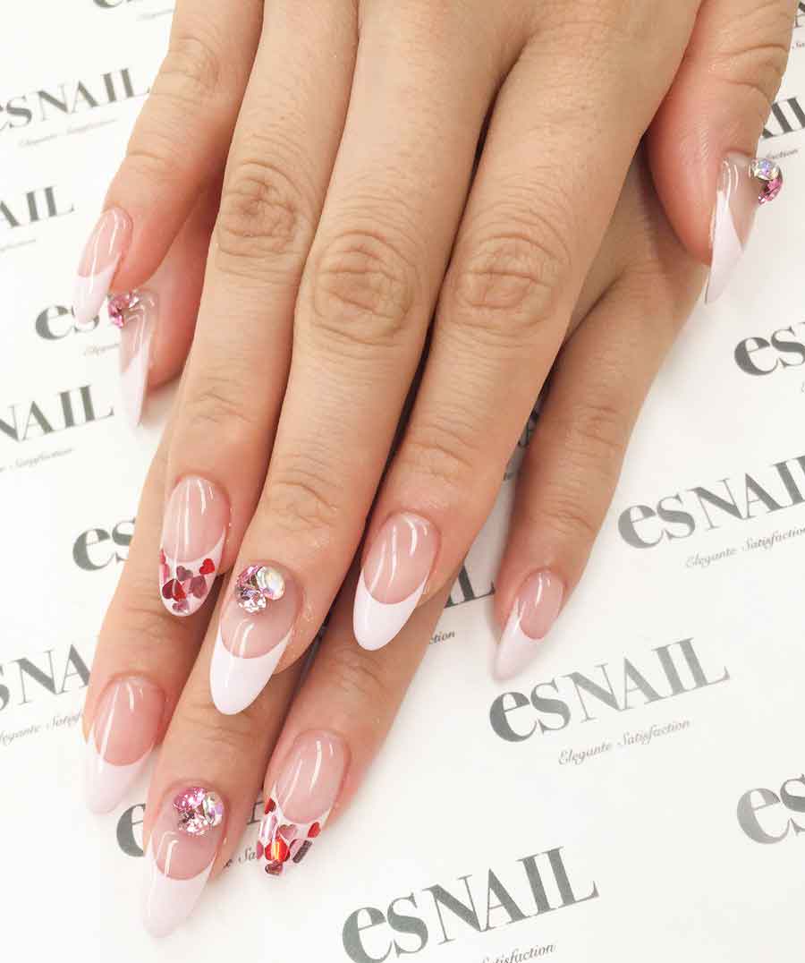 指先をキレイに魅せるベビーピンク／画像提供：esNAIL