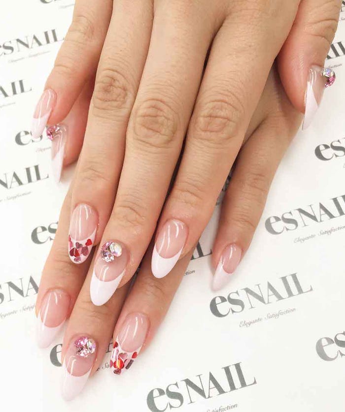 指先をキレイに魅せるベビーピンク/画像提供:esNAIL