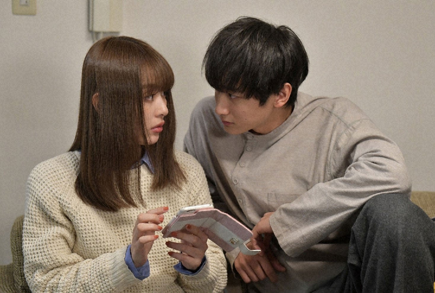 内田理央、小関裕太／「来世ではちゃんとします」最終話より（C）「来世ではちゃんとします」製作委員会