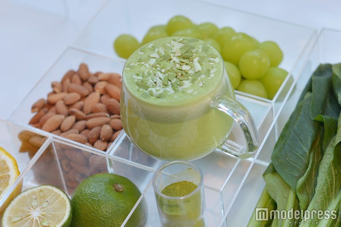 「抹茶 フルーティー ブレンズ ティー ラテ」 (C)モデルプレス