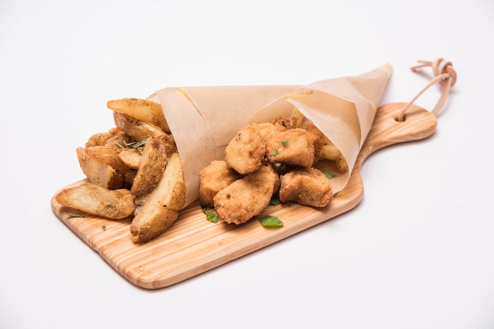 ポテからメガホン盛り1,780円／画像提供：THE STRIPE CAFE by TORABAN