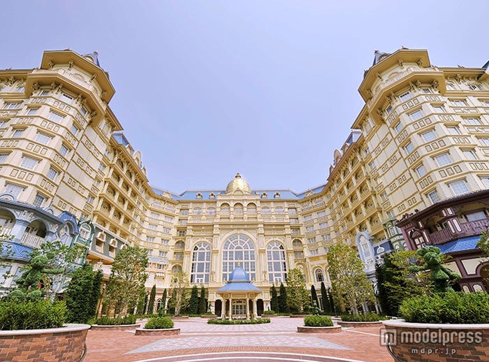 東京ディズニーランドホテル外観(C)Disney