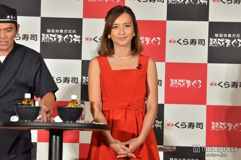 ｢秘伝の魚介だれ 熟成まぐろ丼発売記念イベント」に参加した優木まおみ