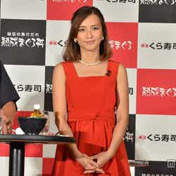 「秘伝の魚介だれ 熟成まぐろ丼発売記念イベント」に参加した優木まおみ