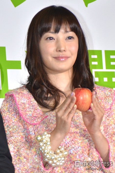 菅野美穂 結婚後初の公の場 無敵の夫婦に モデルプレス 菅野美穂 結婚後初の公の場 無敵の夫婦に モデルプレス