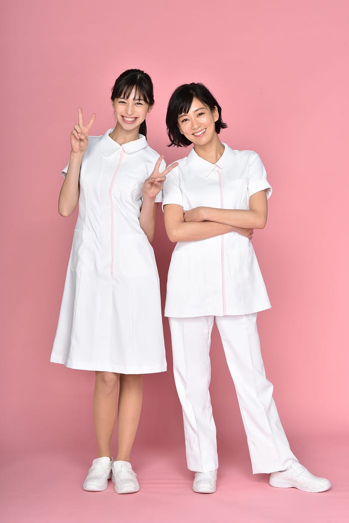 (左から)中条あやみ、水川あさみ(C)日本テレビ