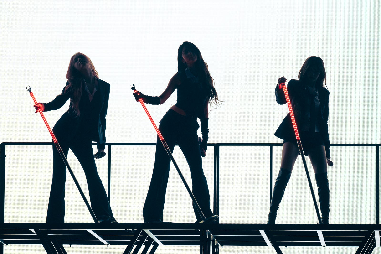 リズ、ウォニョン、イソ／撮影：田中聖太郎写真事務所