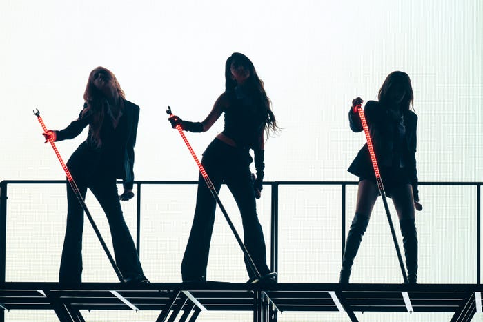 リズ、ウォニョン、イソ/撮影:田中聖太郎写真事務所