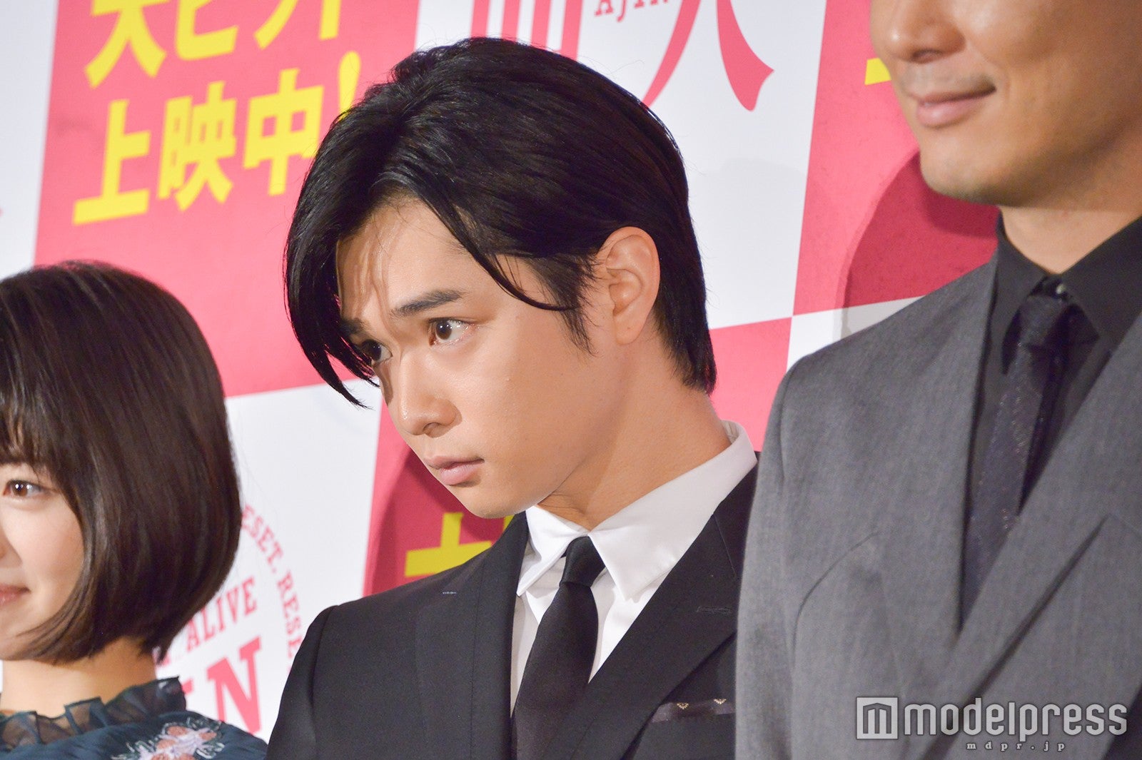 千葉雄大、フォトセッションでも封印ならず（C）モデルプレス