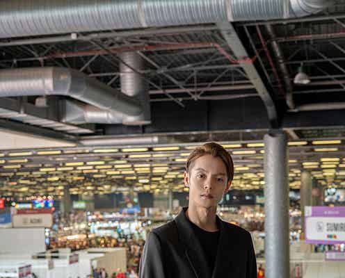 窪田正孝、ビシッと決まったセットアップで緊張感溢れる表情