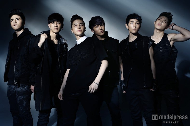 デビュープロジェクト「WIN：Who Is Next」の「TEAM B」メンバー（左より）ク・ジンフェ、ソン・ユンヒョン、キム・ジンファン、B．I、キム・ドンヒョク、BOBBY