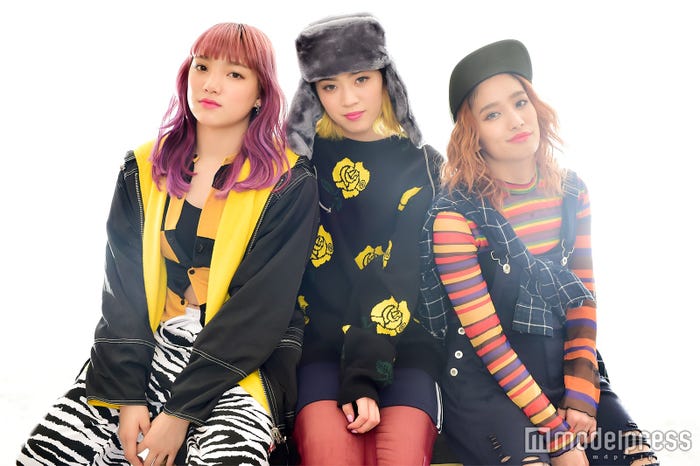 須田アンナ、武部柚那、YURINO(C)モデルプレス