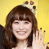 高橋愛 元モー娘 メンバーも祝福でとろける笑顔 結婚会見一問一答 2 モデルプレス 高橋愛 元モー娘 メンバーも祝福でとろける笑顔 結婚会見一問一答 2 モデルプレス