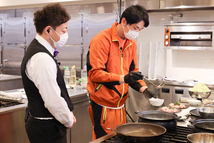 ユースケ、濱家隆一(C)カンテレ