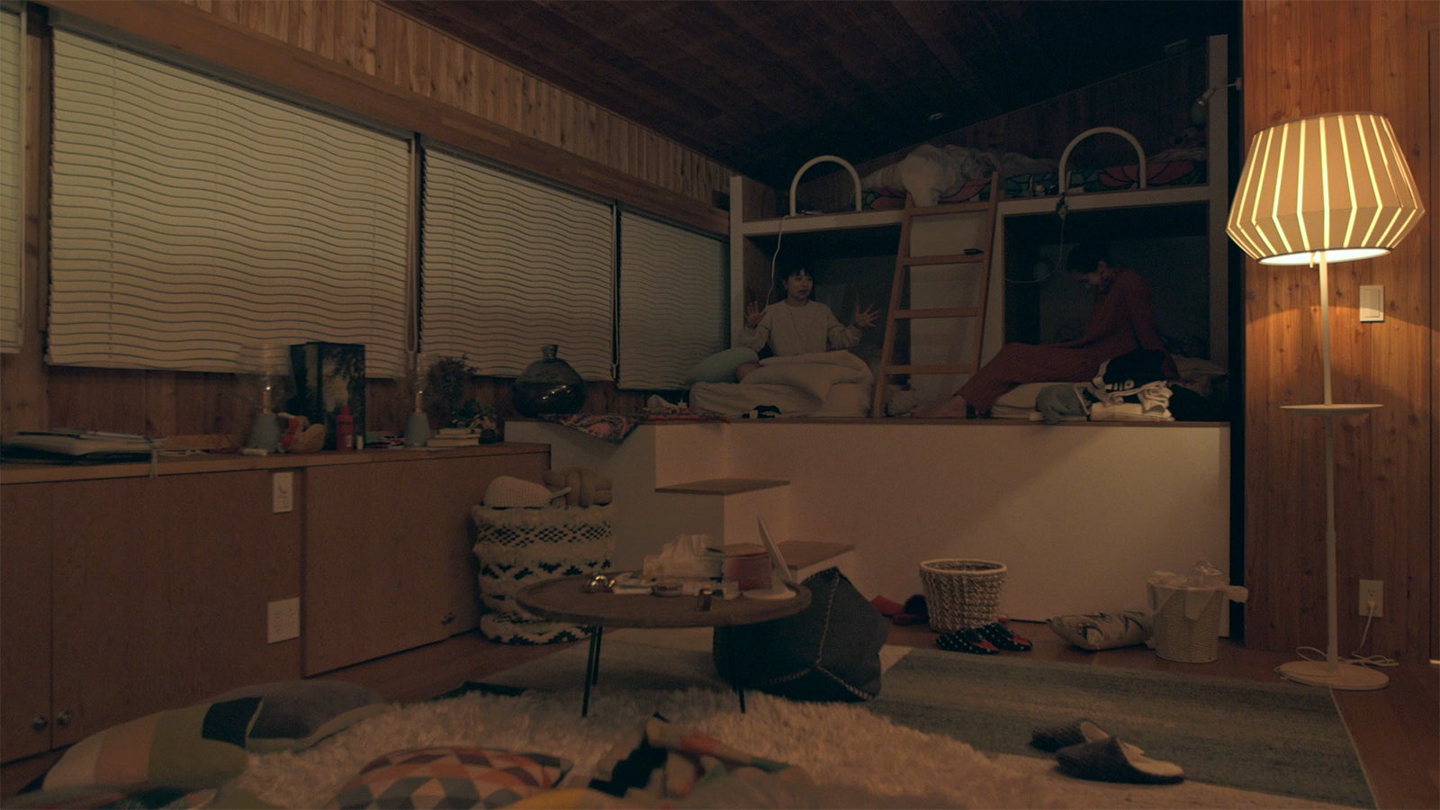 優衣、りさこ「TERRACE HOUSE OPENING NEW DOORS」（C）フジテレビ／イースト・エンタテインメント