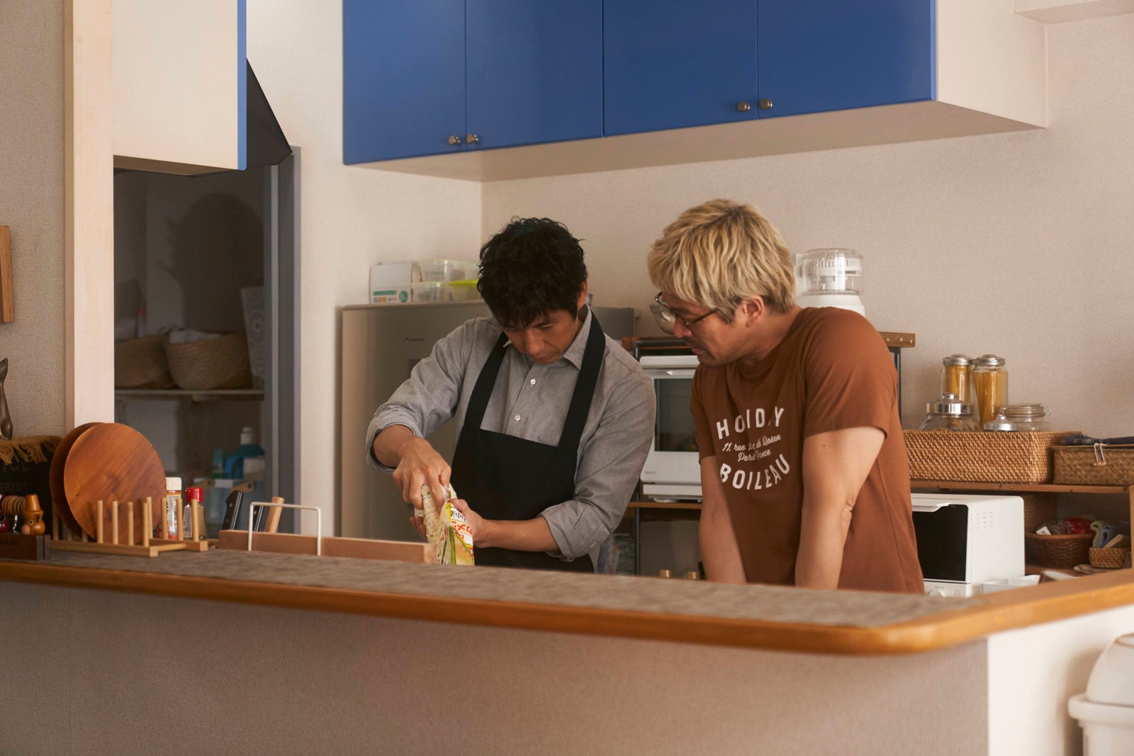 西島秀俊、内野聖陽「きのう何食べた？ season2」第2話より（C）「きのう何食べた？ season2」製作委員会（C）よしながふみ／講談社