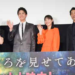 （左から）矢田亜希子、中川大志、石井杏奈、堤真一（C）モデルプレス