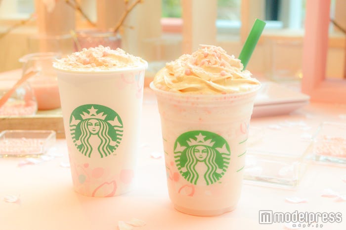 さくら ブロッサム クリーム ラテ、さくら ブロッサム クリーム フラペチーノ with クリスピースワール/(C)モデルプレス